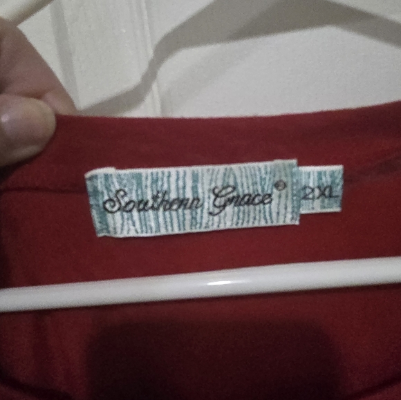 Final Sale: Sparkly 2xl holiday tshirt - Picture 3 of 6